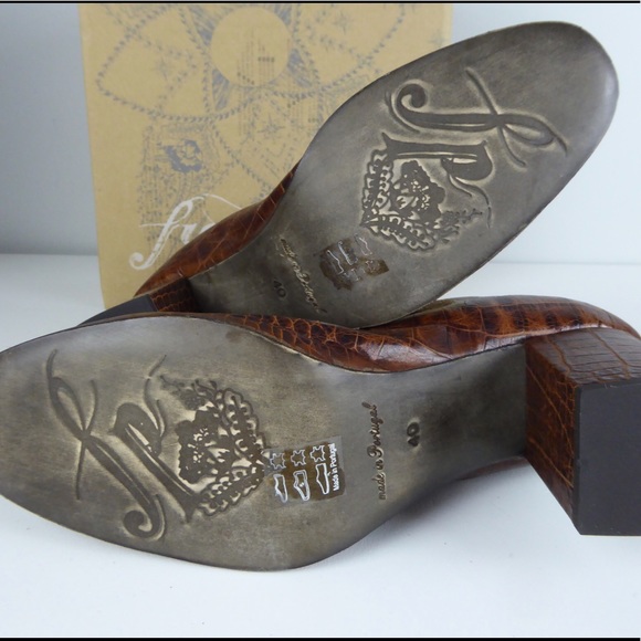 Free People Cecile Ankle Bootie Leather Croc NIB - Picture 5 of 8